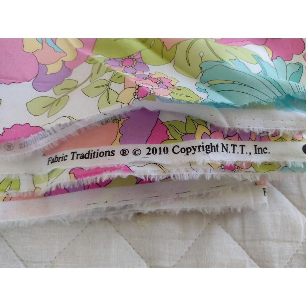 Fabric Traditions 2010 N.T.T Inc Pink Purple Floral Pattern 4 Yards Unwashed - Picture 2 of 3